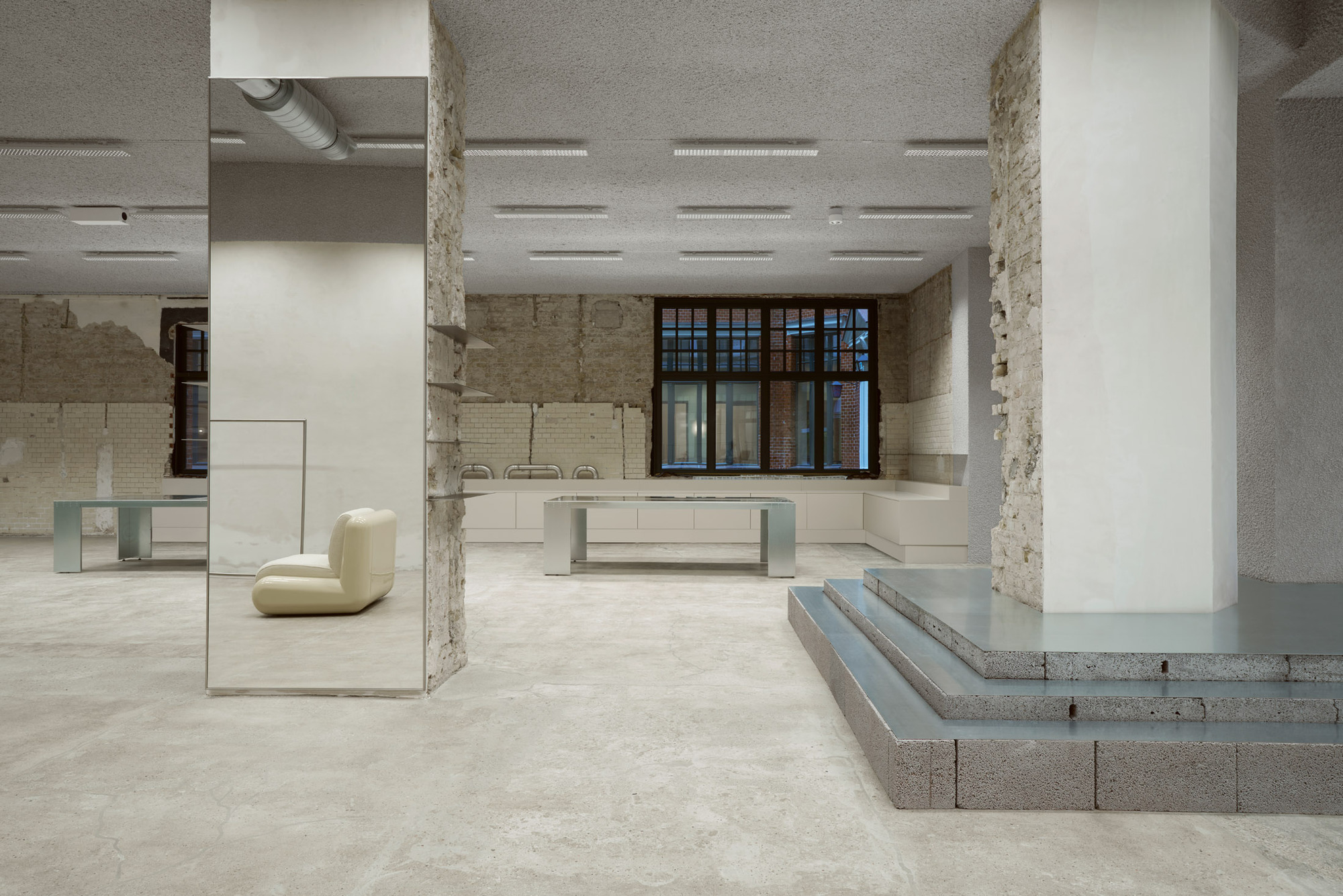 Highsnobiety 菩提树下大街店丨德国柏林丨VAUST Studio-4