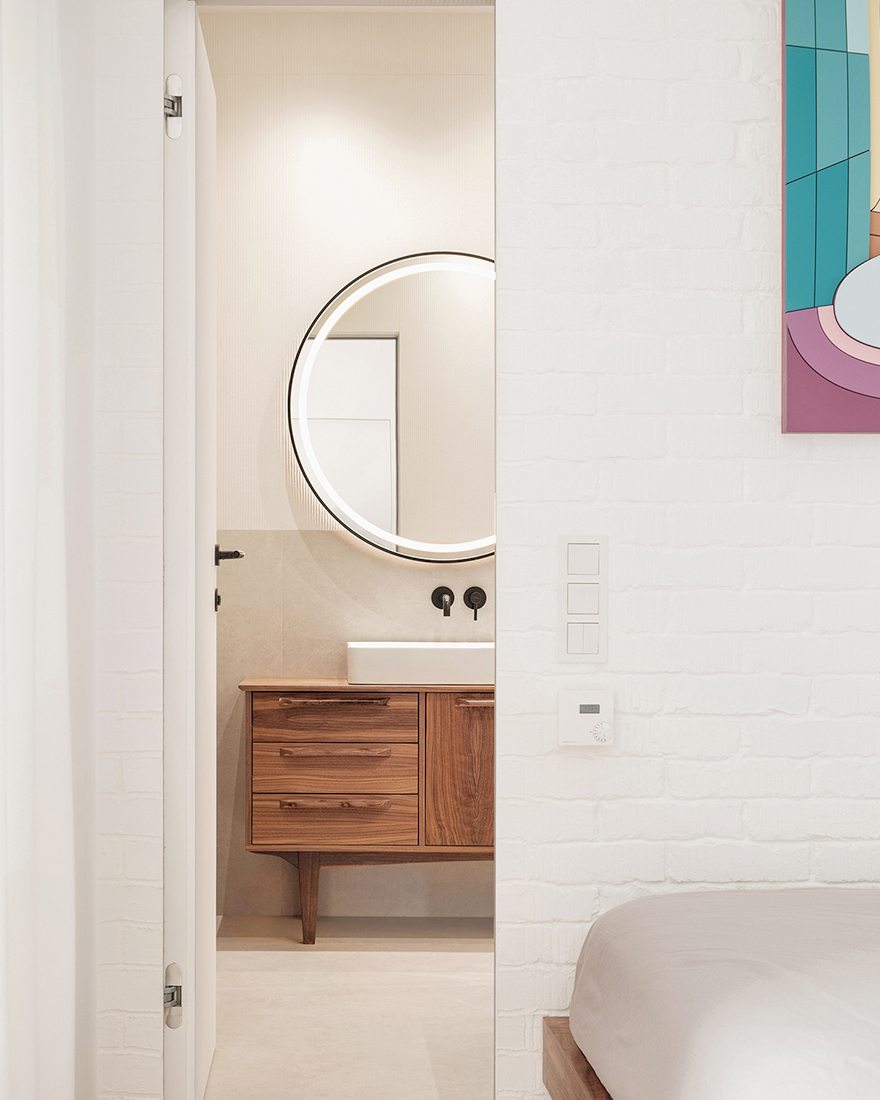 INT2architecture: квартира с антресолью и патио в центре Москвы-24