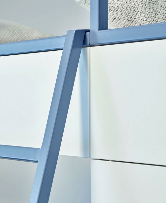 极简主义和鲜明特色的家-19