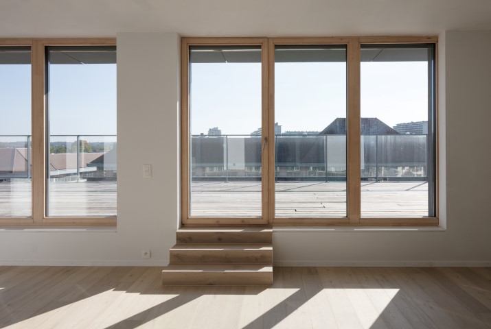 Brussels periphery 1989 年旧办公楼翻新成公寓,环保与美观并重-12