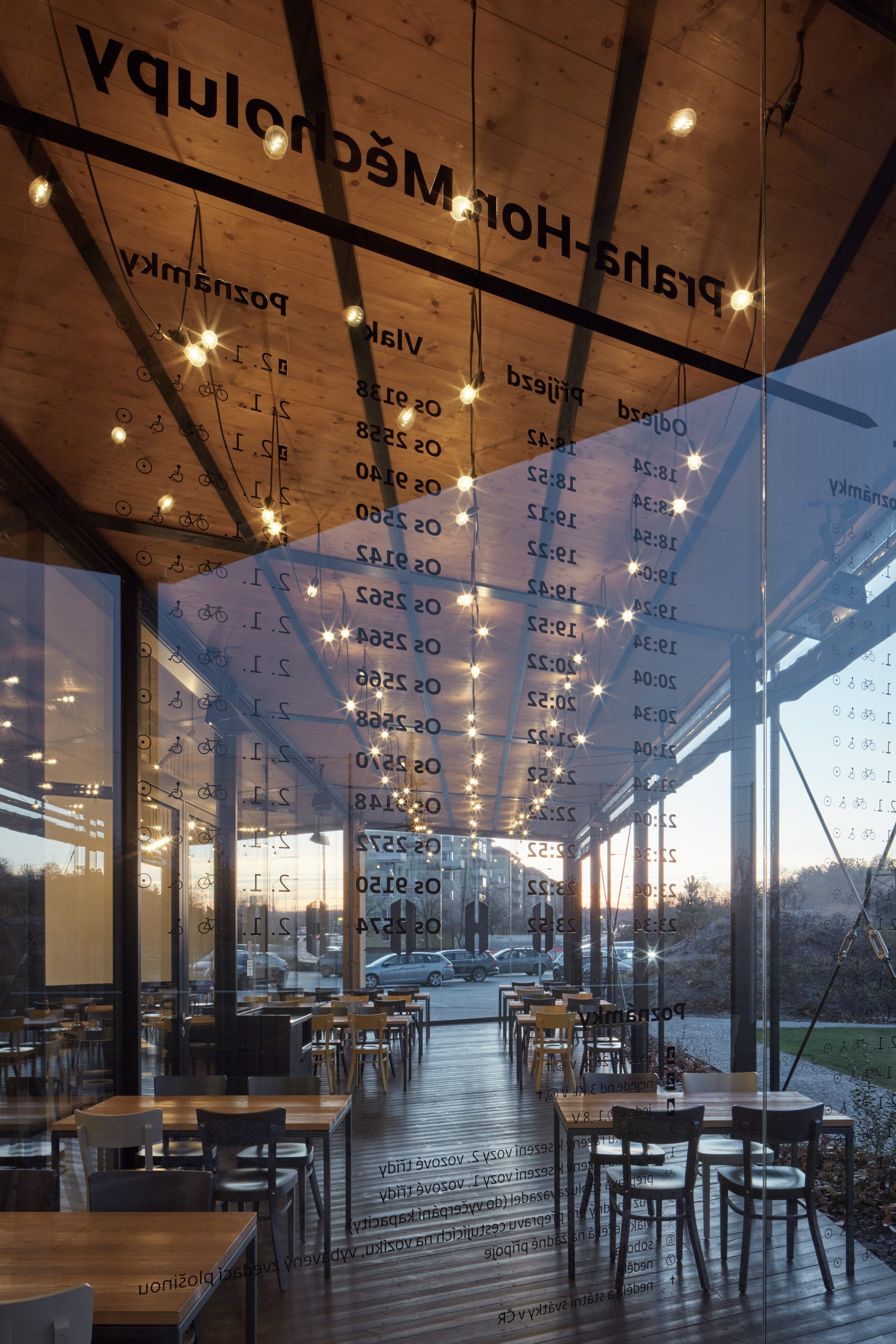 Prague Hostivar H2 啤酒餐厅设计-36