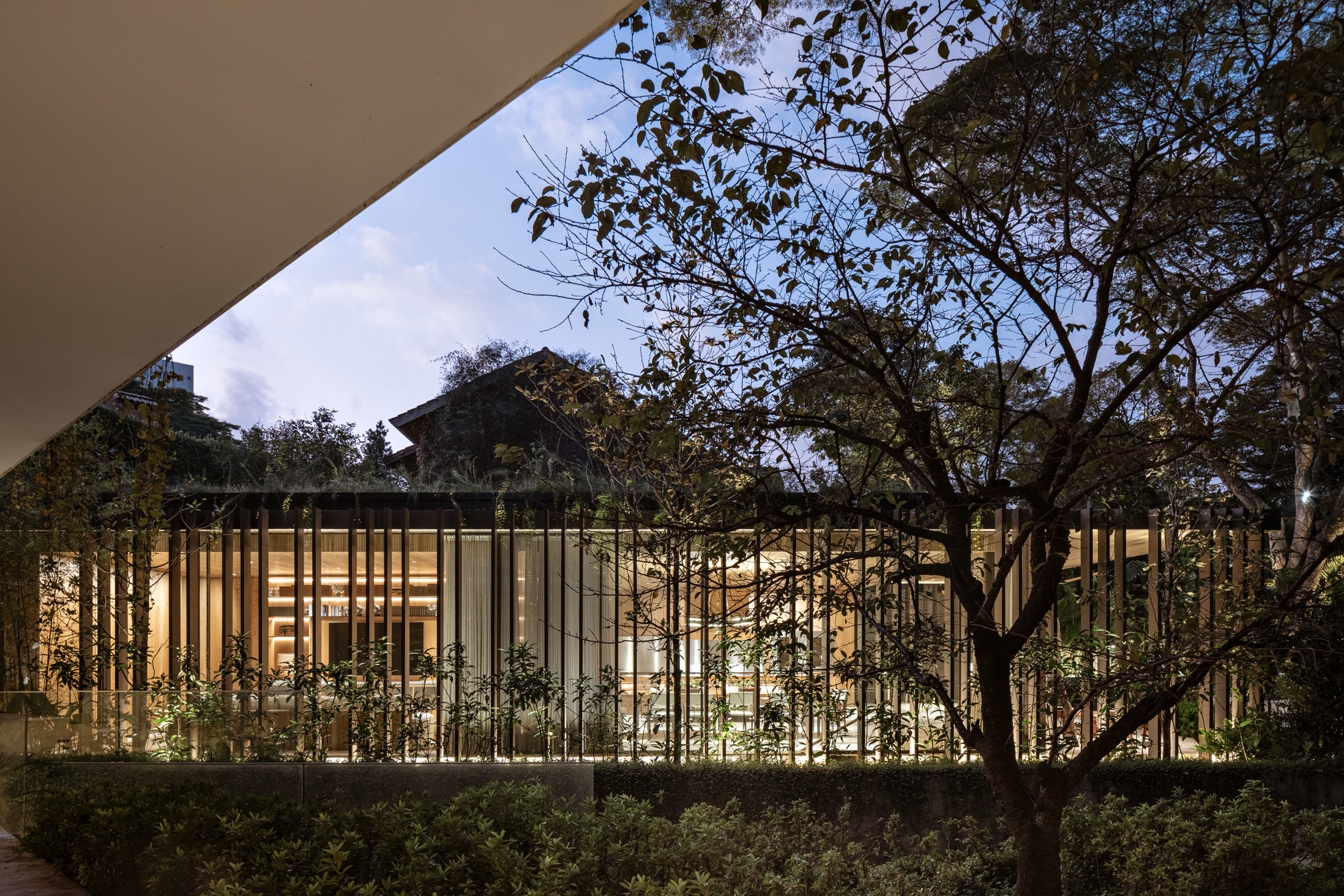 热（JE）居所 + 附属建筑

注：这里Ane·o推测可能是anexo （在葡萄牙语、西班牙语等语言里有附属建筑、附加物等意思 ），因根据现有信息难以百分百确认，若与实际不符，请补充更多背景信息 丨Cape VerdePaul丨Jacobsen Arquitetura-46