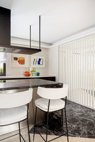 马德里顶层公寓 | 灵动空间与艺术收藏的完美结合-16