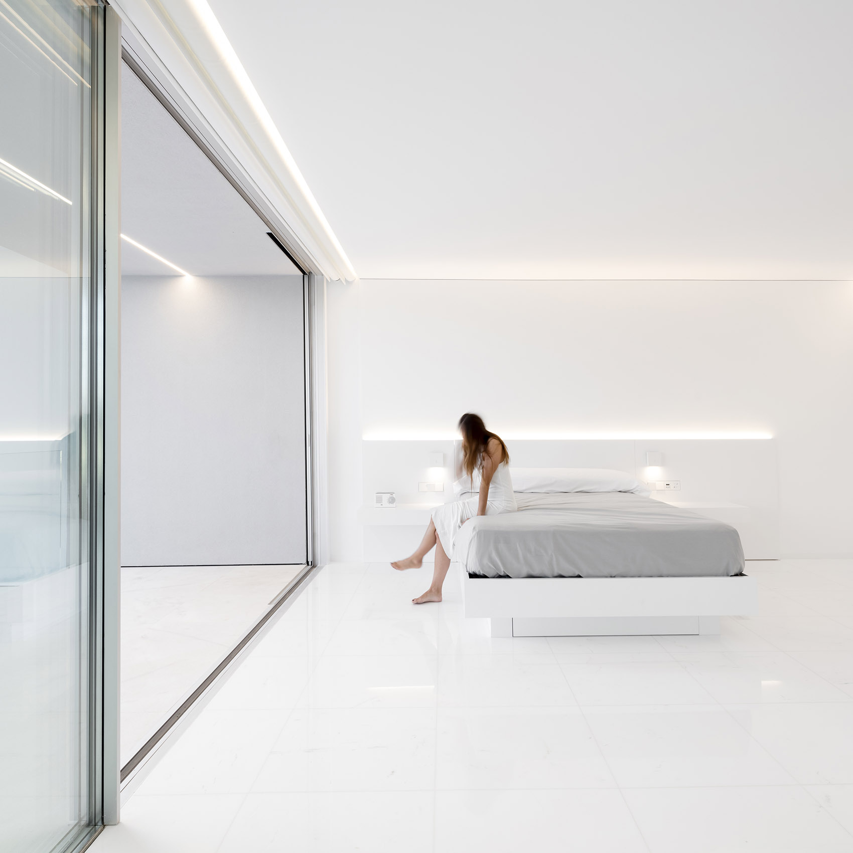 松树林之间的住宅，西班牙 / Fran Silvestre Arquitectos-42