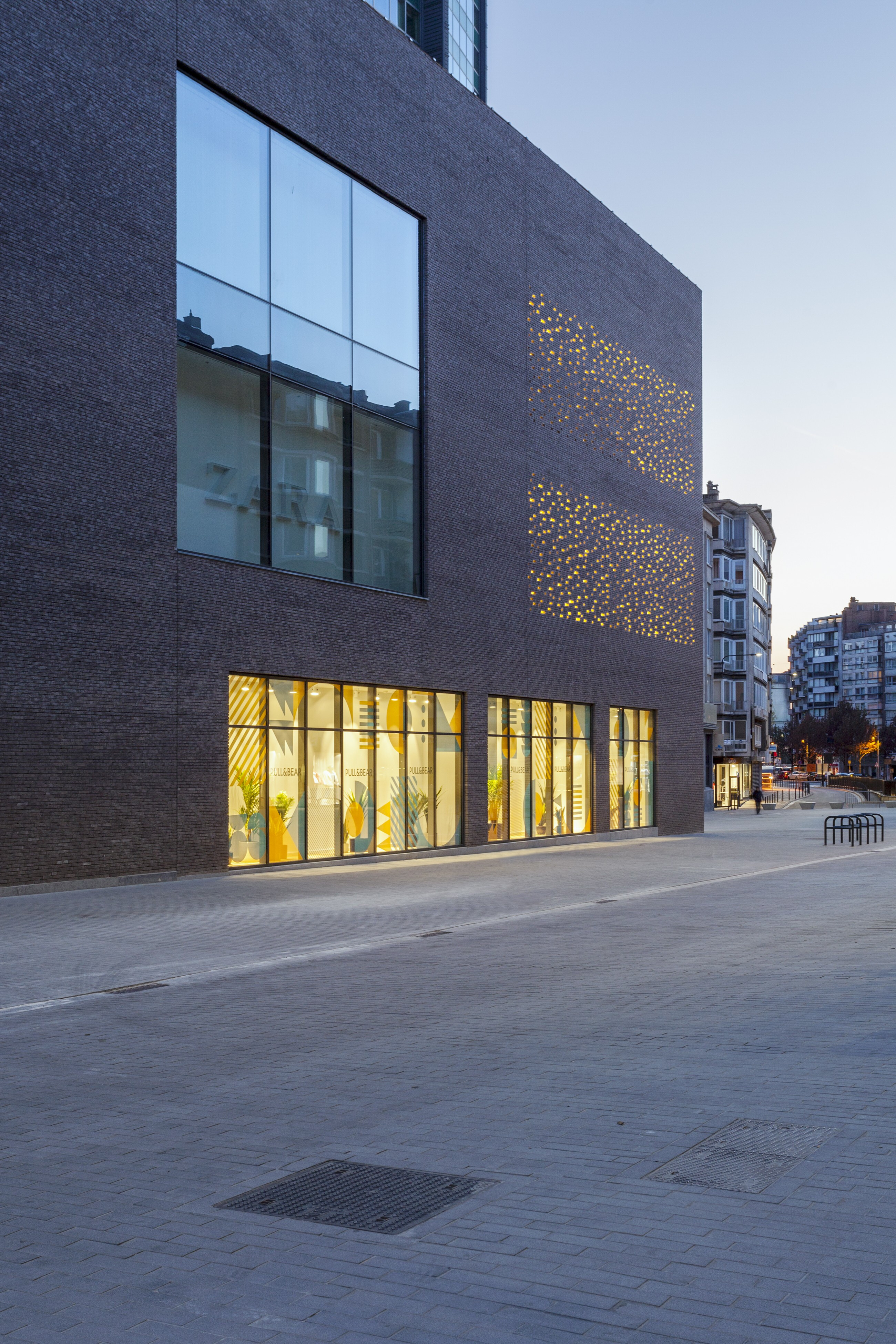 Charleroi Rive Gauche 购物中心-22