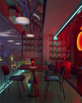 Okkio Nguyễn Siêu Café  / Red5studio