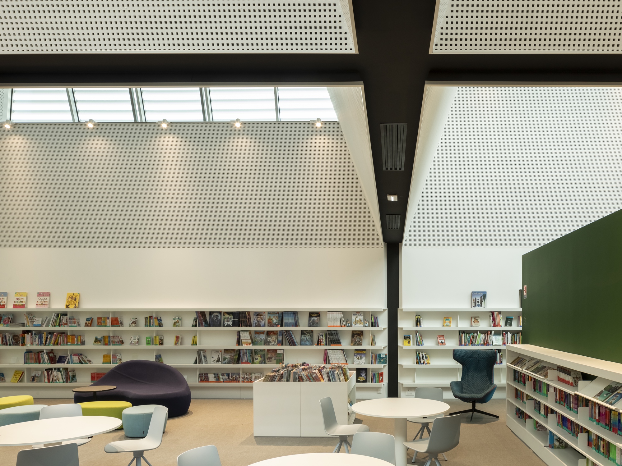 Les Halles Building 媒体图书馆和多功能空间丨法国-24