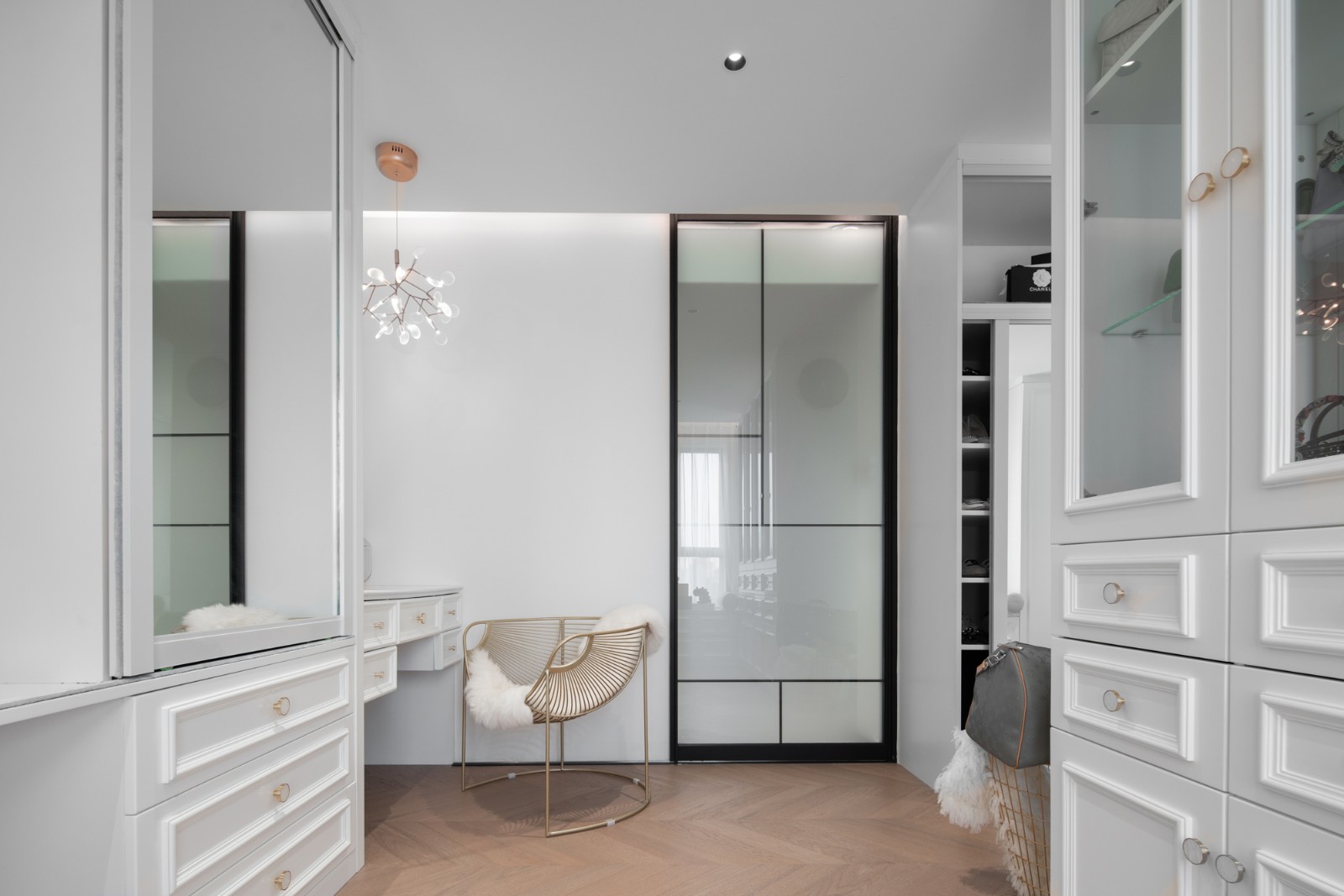 融合东西方美学的轻奢爱巢——现代都市新婚夫妇的理想之居-25