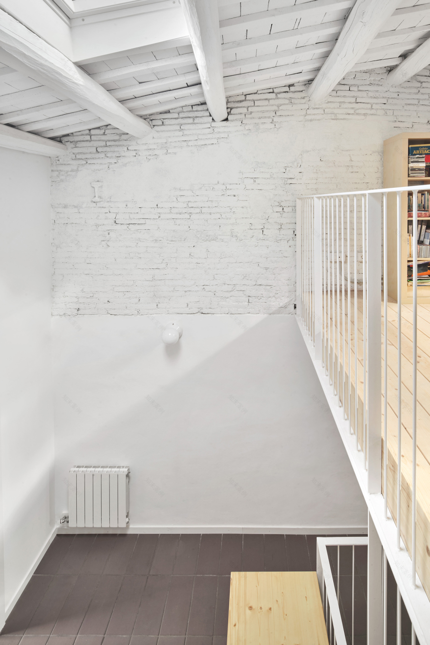 82SAN 分隔墙之间房屋的修复与扩建丨西班牙丨Vallribera Arquitectes-23