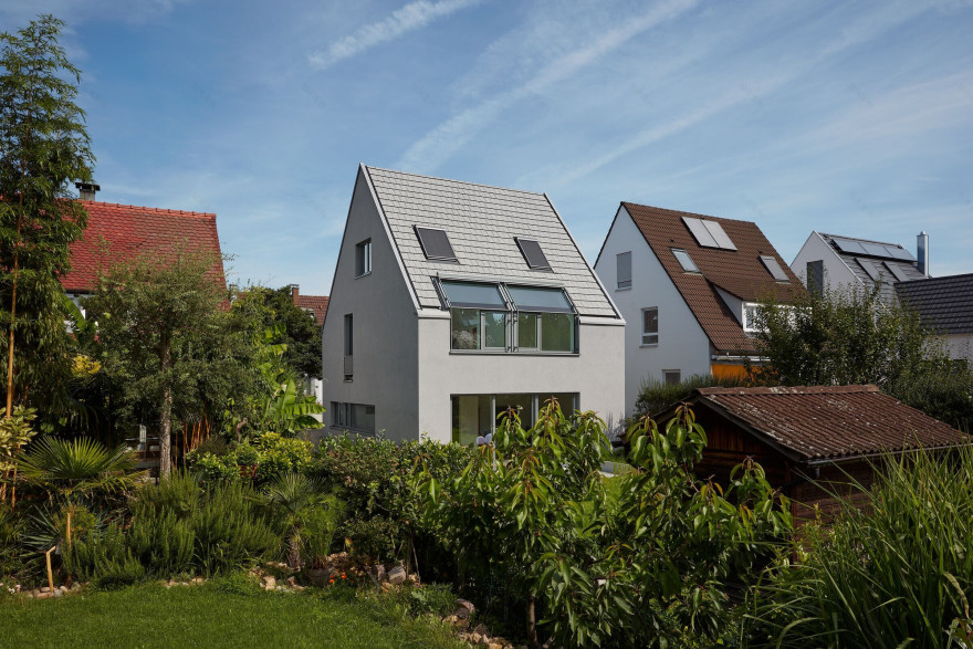 德国 Stuttgart 新锐私人住宅设计,精致简约融入老社区-11