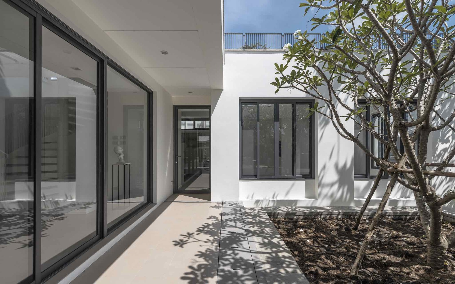 泰国 Baan Bangpok 家庭住宅，垂直螺旋楼梯设计-74