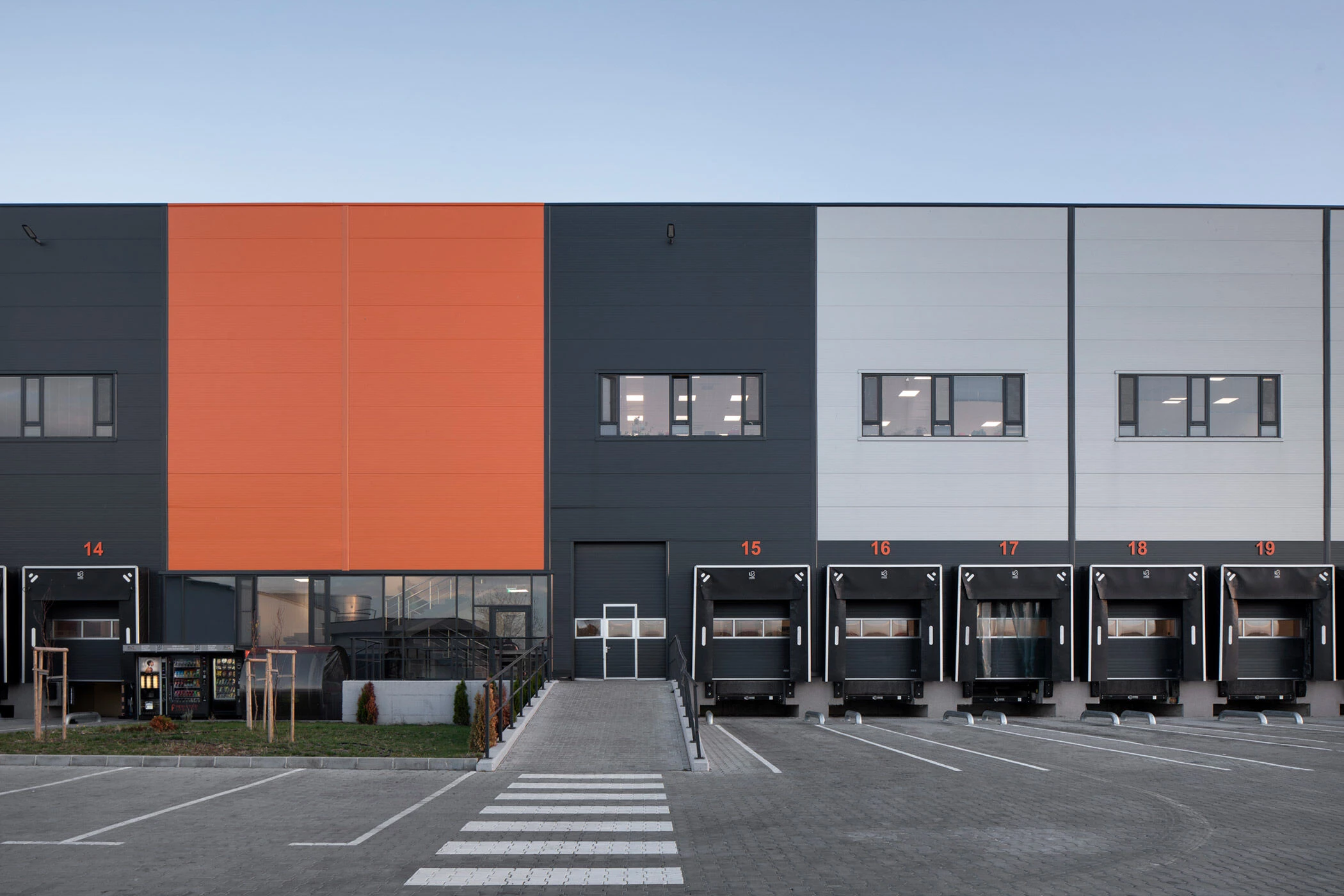 Fresh&Frozen 物流仓库丨保加利亚丨IPA Architecture and more-26