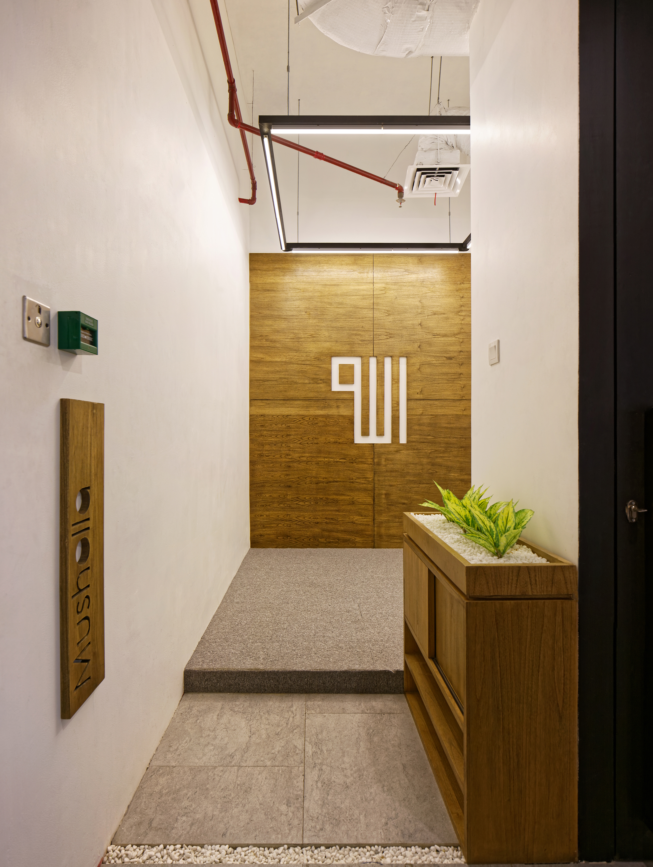 蓝工业风旅图办公室设计-26