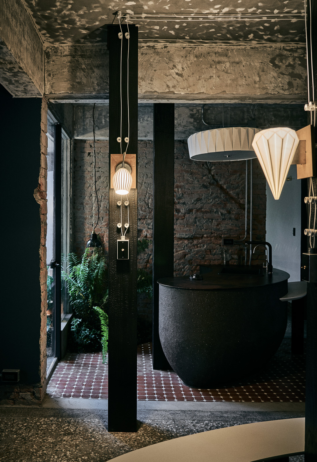 台北Original BTC灯具展厅设计丨中国台北丨合风苍飞设计+张育睿建筑师事务所-17