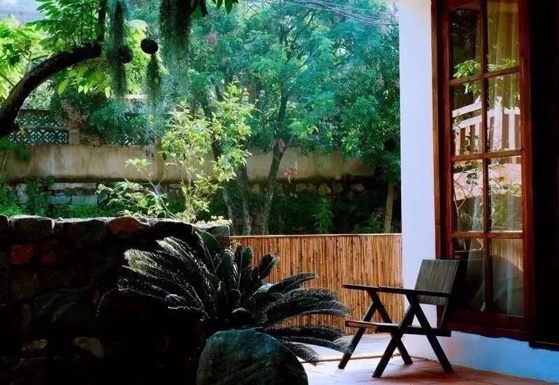 闲适清福,竹楼书海的诗意空间-4