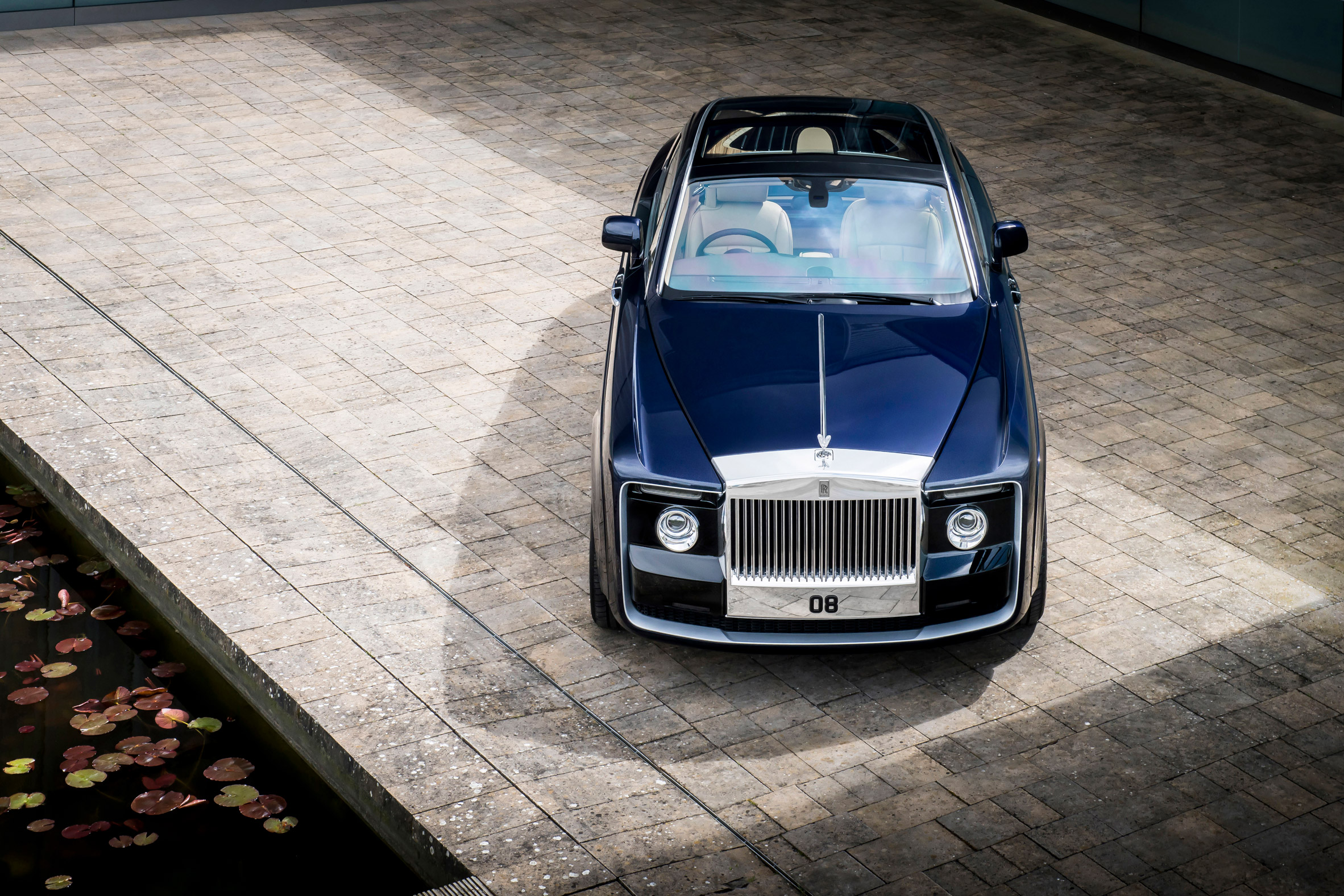 Rolls-Royce unveils bespoke Sweptail car worth $13,000,000-2
