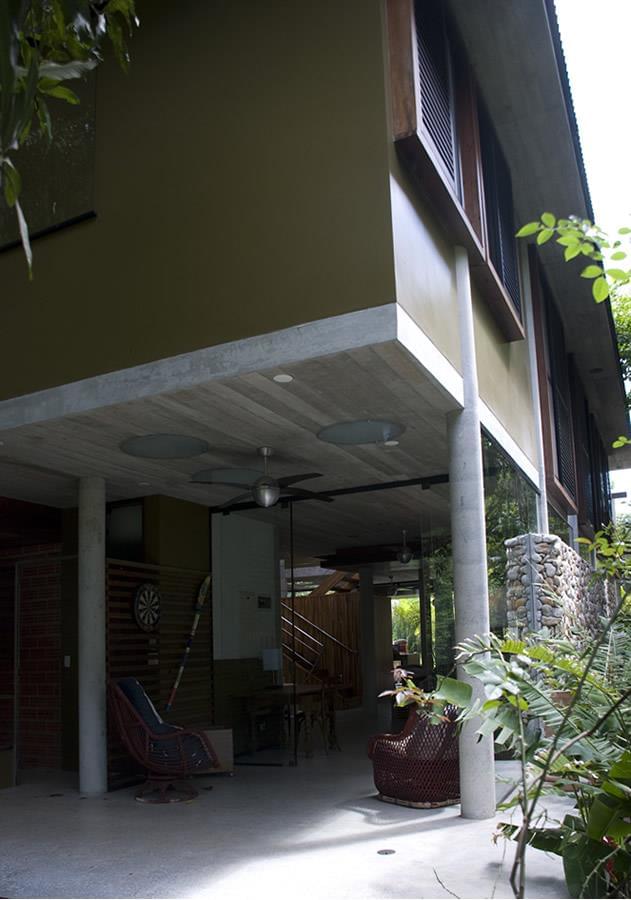 巴西圣保罗海岸线的悬浮玻璃屋-4