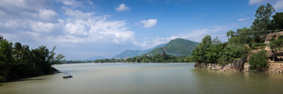 芽庄质朴石庙-0