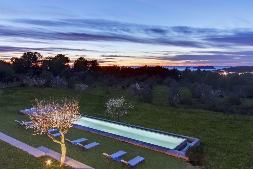 英国 Ibiza 之家 | Isabelle Stanislas-17