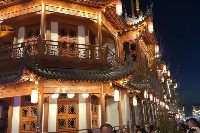 光影织就礼乐图：景区亮化中的传统仪轨再现-3