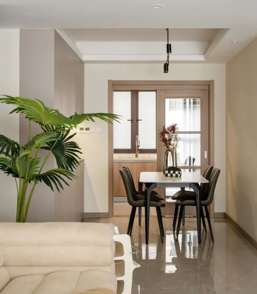 装修案例 | 126㎡现代风格：奶茶色为主，温馨居家空间！-92