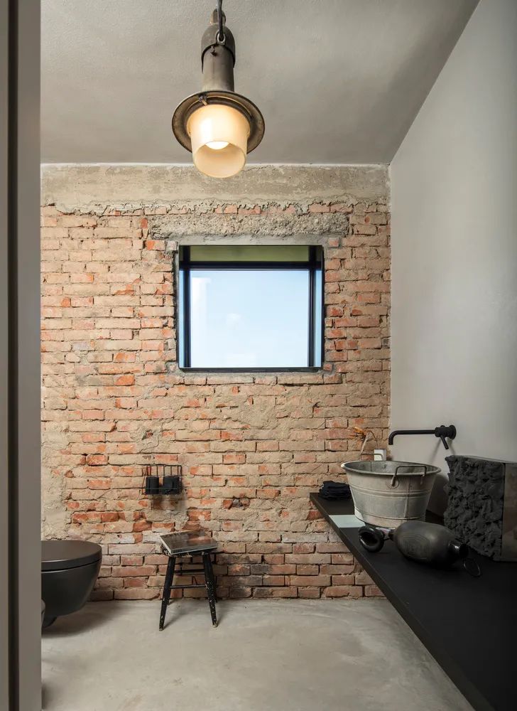 20 世纪 60 年代谷仓变艺术工作室，设计诠释对称性与景观关系-16