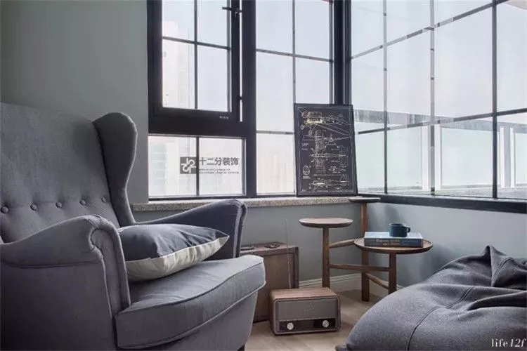 重庆现代风住宅的个性色彩搭配-5