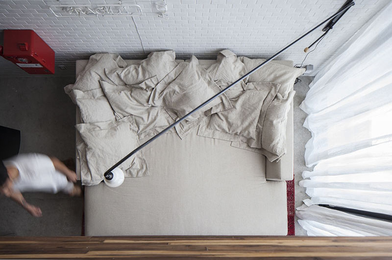 巴西带黑色螺旋楼梯的小公寓丨巴西圣保罗丨建筑师Alan Chu-25