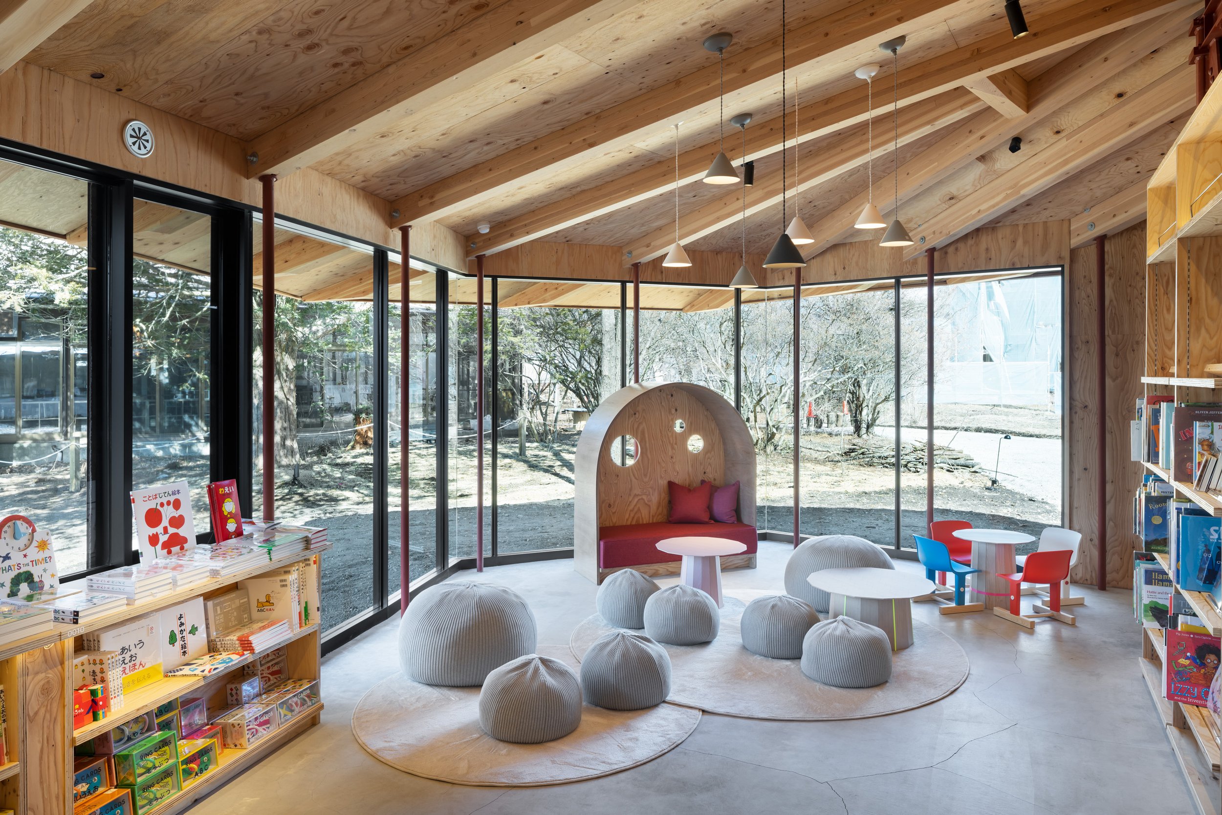 轻井泽公共广场（注：Commongrounds直译为公共场地，这里结合实际情况意译为公共广场，Karuizawa是常见地名轻井泽 ） 丨日本长野丨Klein Dytham architecture-12