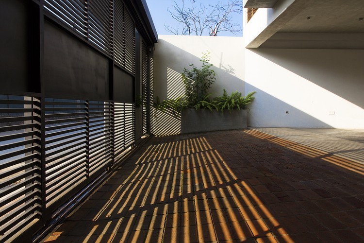 Robust Extents House ICONCAST-19