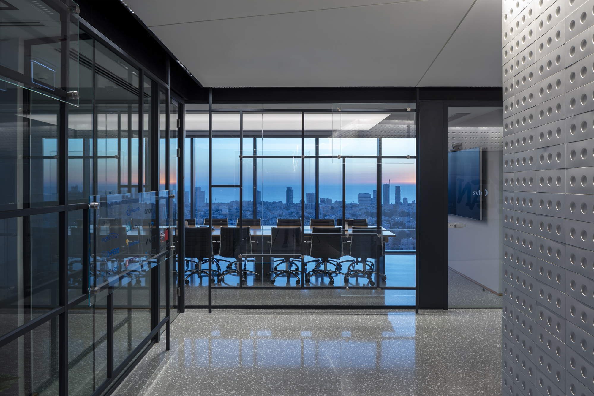 永恒之境 · 以色列 SVB 银行办公室设计-36