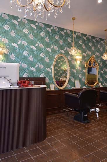 创意墙壁设计的韩式美容室-6