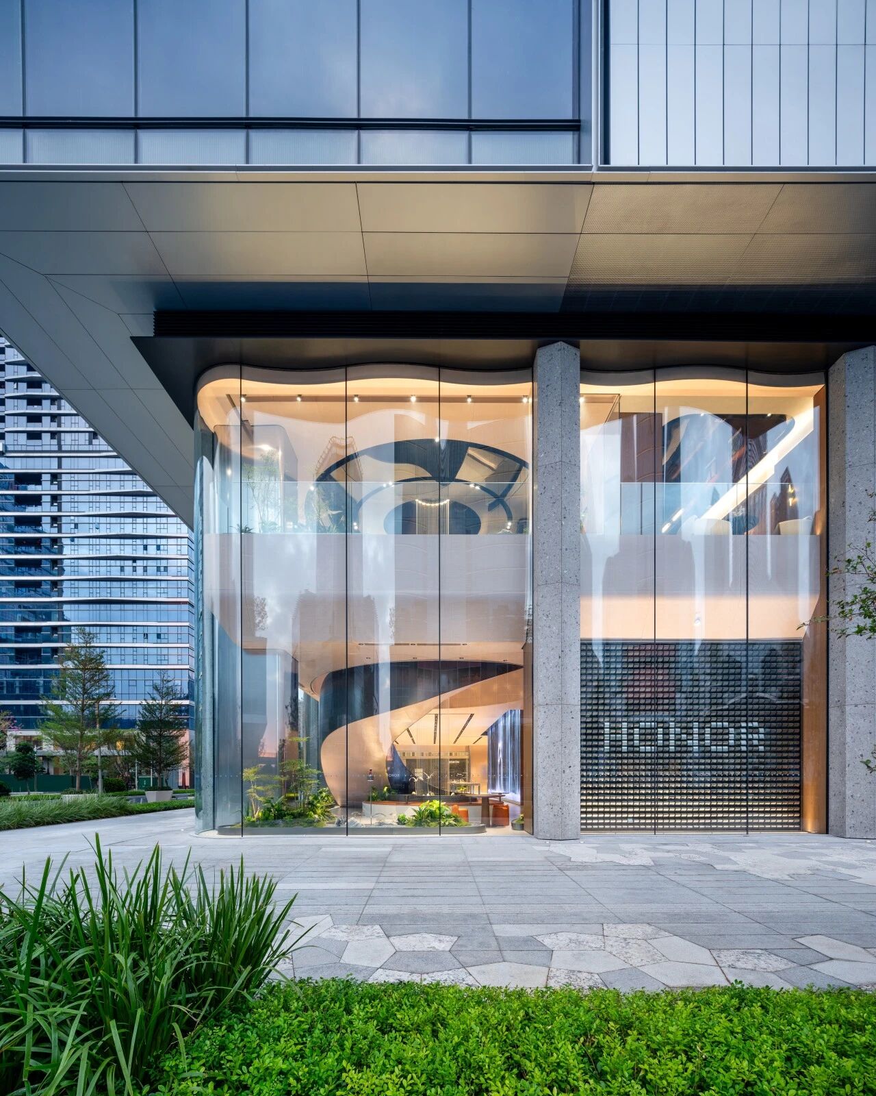 荣耀阿尔法AI旗舰店丨中国深圳丨HONOR Retail Design Studio-13