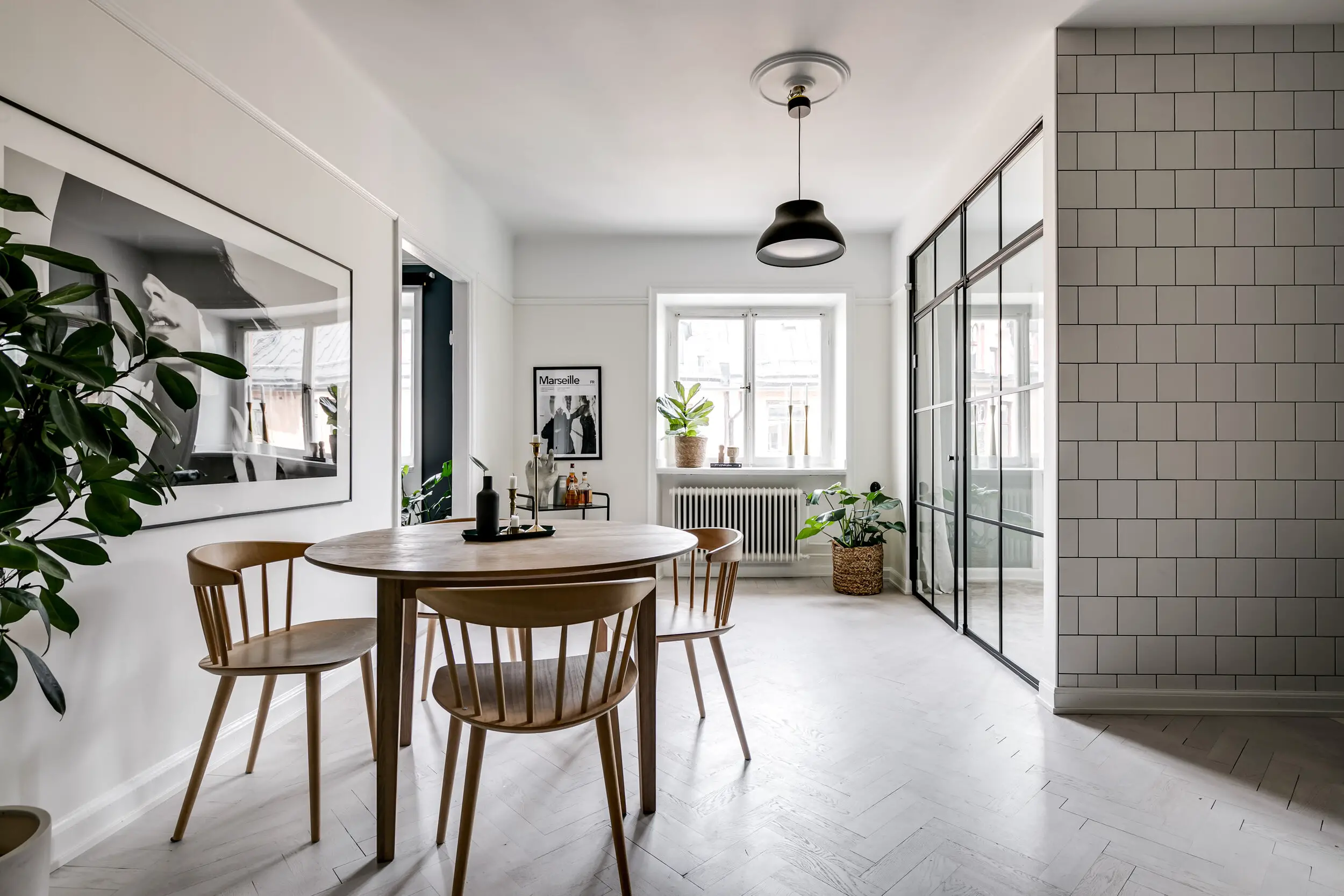 瑞典 71m2 公寓 | 绿色与玻璃的完美融合-6