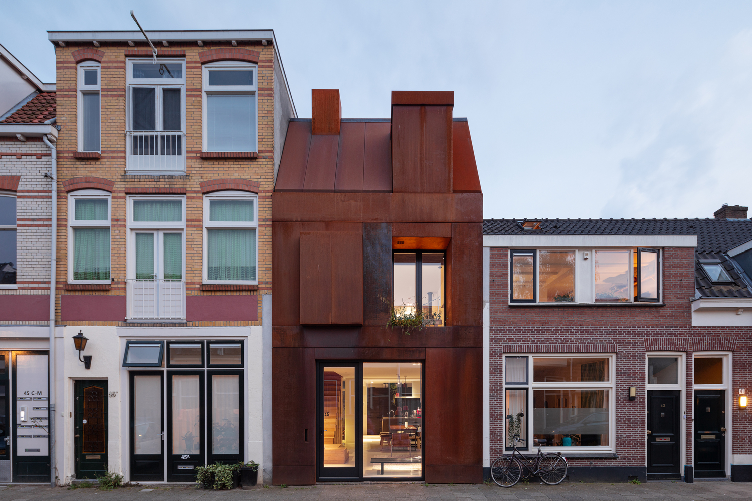 荷兰 Utrecht 市 Zecc Architecten 设计的钢铁艺术住宅-7