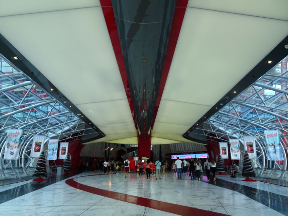 フェラーリ・ワールド・アブダビ | UAE の建築【世界建築巡り】-54