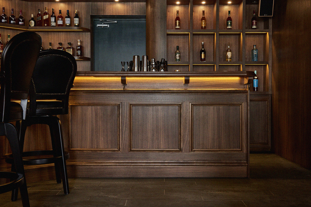 巴塞罗那古典奢华餐厅设计-11