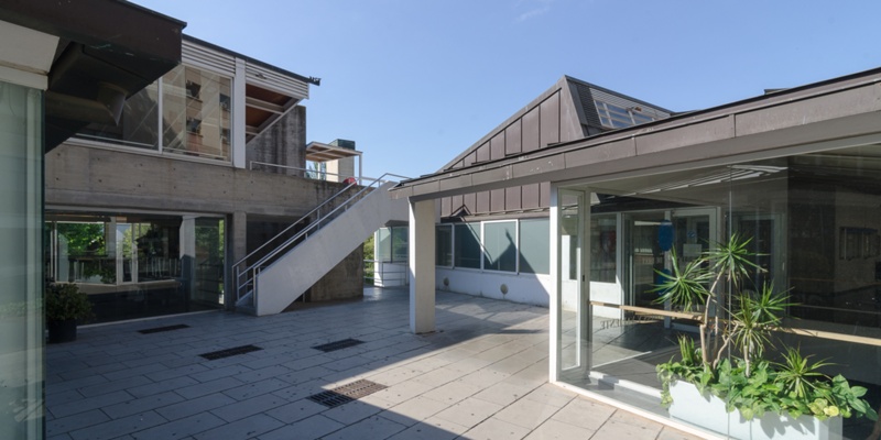 巴塞罗那大学法学院礼堂及酒吧丨西班牙巴塞罗那-7