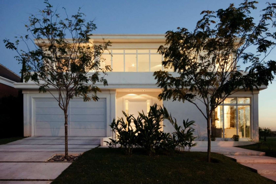 单色调湖畔别墅-8