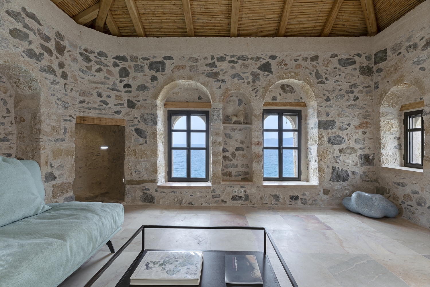 希腊 Kardamili 海滨历史建筑的现代重生丨Etsi Architects-36