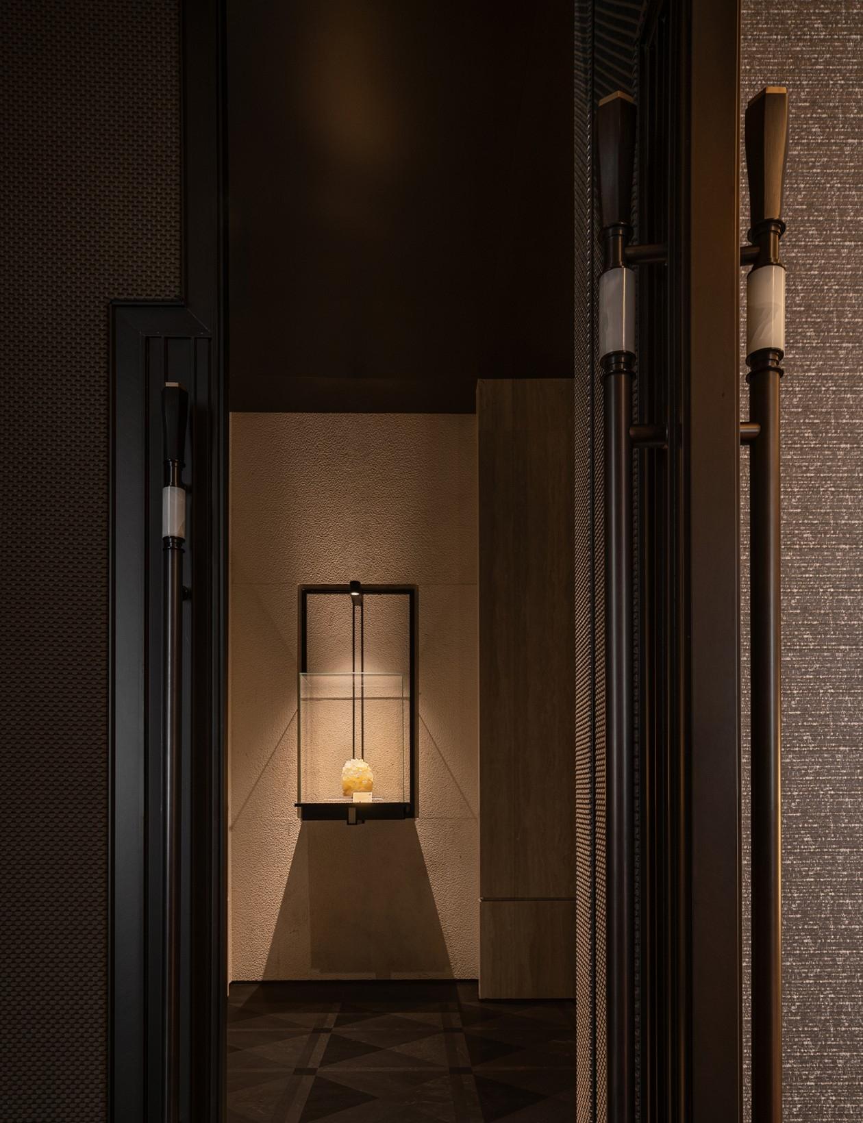 研质共设 · 重庆龙湖御湖境丨中国重庆丨室内设计为研质共设,建筑设计为ZEN正象设计,景观设计为UMS里表都会-30