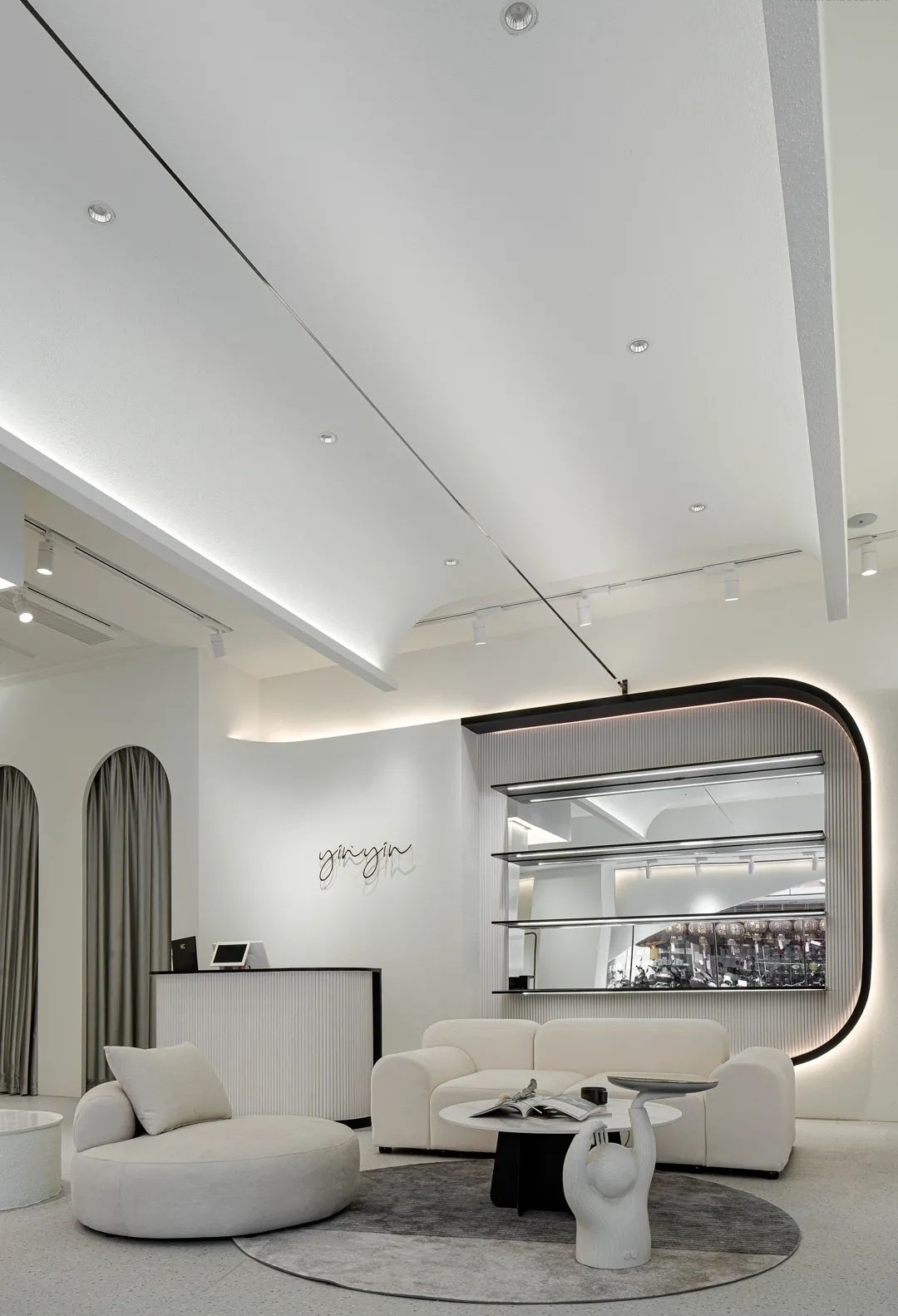 光与弧线共舞 · 普宁商业空间新典范丨中国广东丨深圳市陈浩鹏室内设计事务所-20