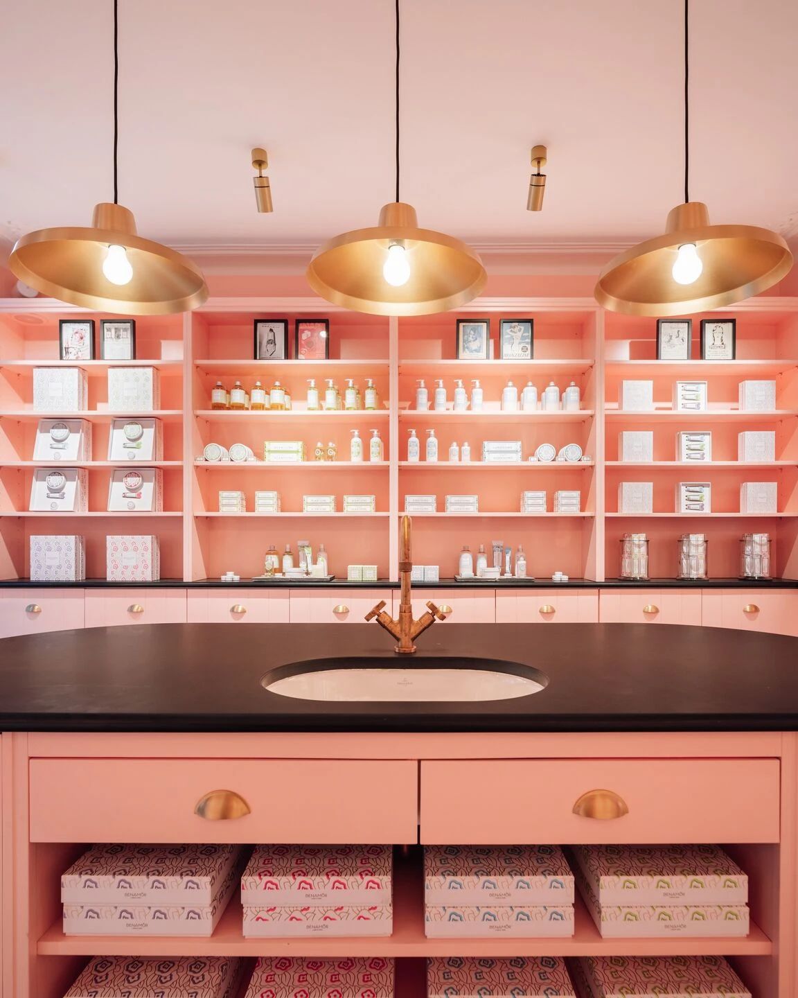 贝纳姆粉色商店 · 浪漫女孩心的魔法美容空间丨葡萄牙里斯本-32