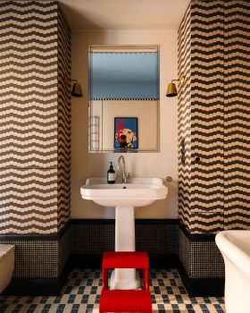 一个四口之家，装修得非常漂亮，忍不住晒晒