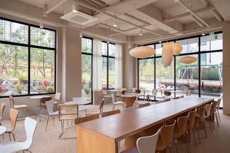 现代简约风 40 平咖啡厅设计-11