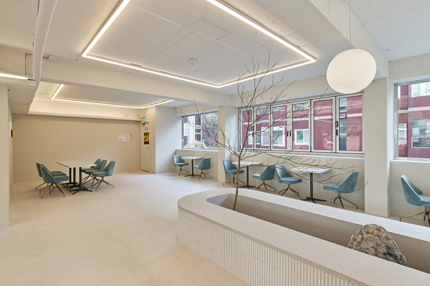 首尔 60 平现代宠物咖啡厅设计-5