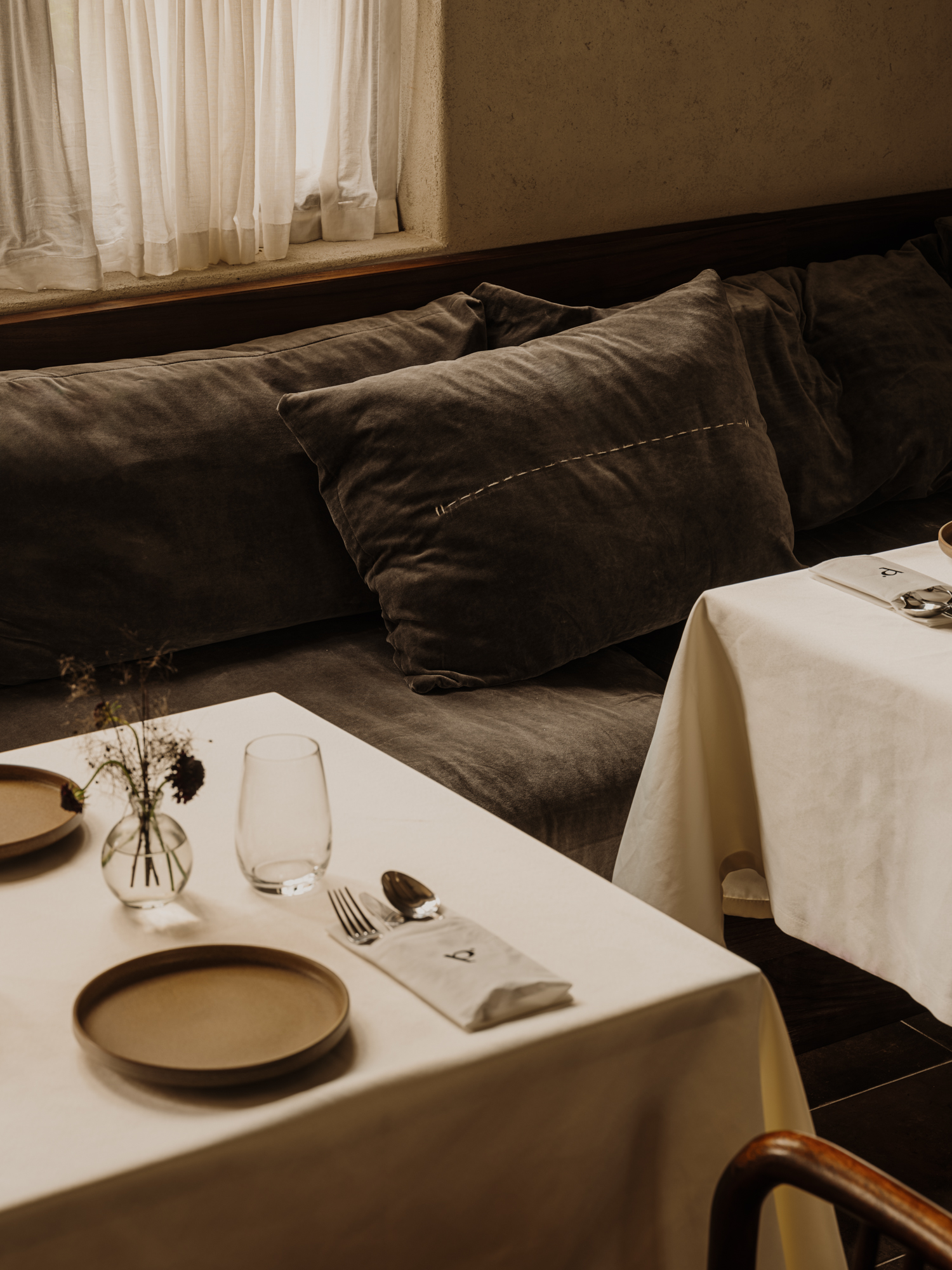 由于PAIX PiPi Hookan并非常见词汇,没有确切的对应翻译,可能是特定的名称,难以准确翻译丨中国广州丨尚壹扬设计(谢柯等8人)-10