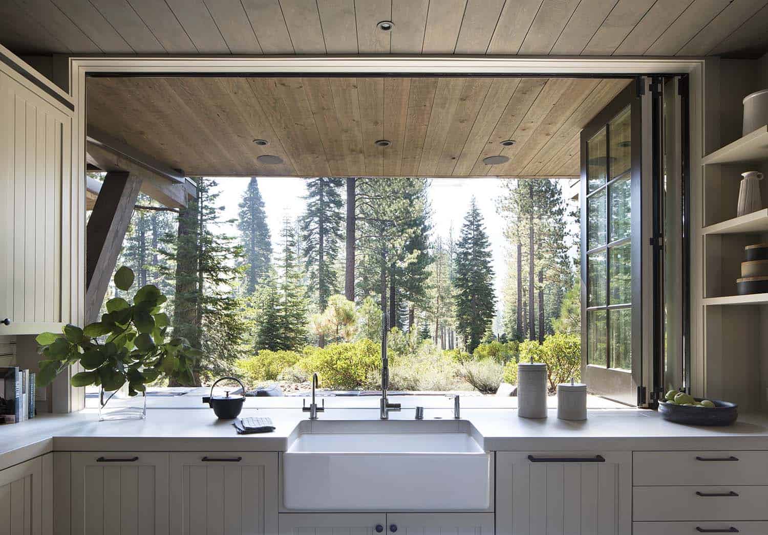 Dreamy mountain retreat with serene indoor-outdoor connection in Tahoe-7