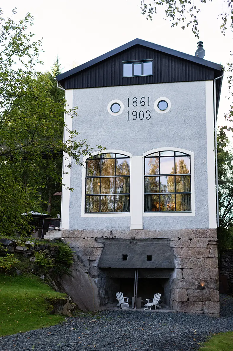 瑞典古老铸铁厂变身独特民宿-34