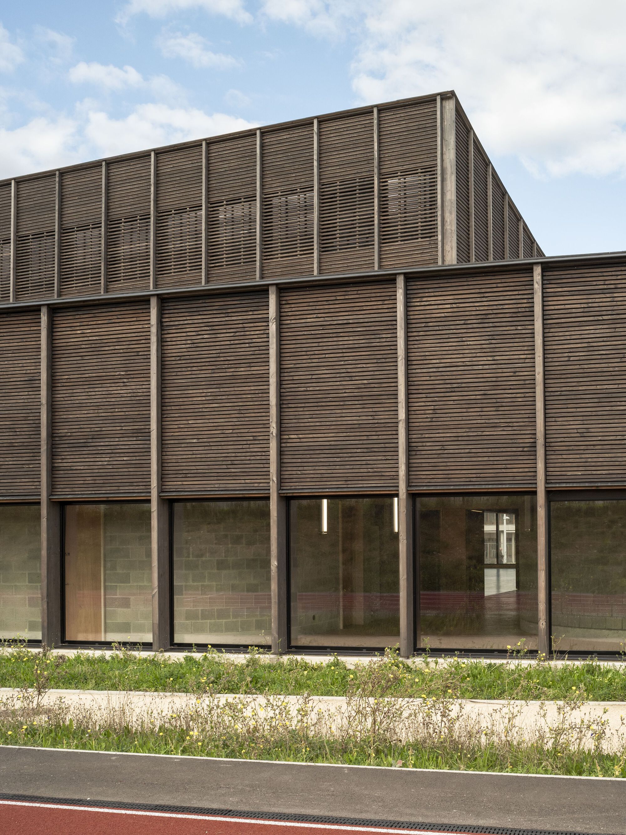 Gymnase Marie Marvingt au Plessis-Bouchard / Ateliers O-S architectes-18